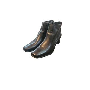 Franco Sarto Black Millie 2‎ size 9.5M heeled boots